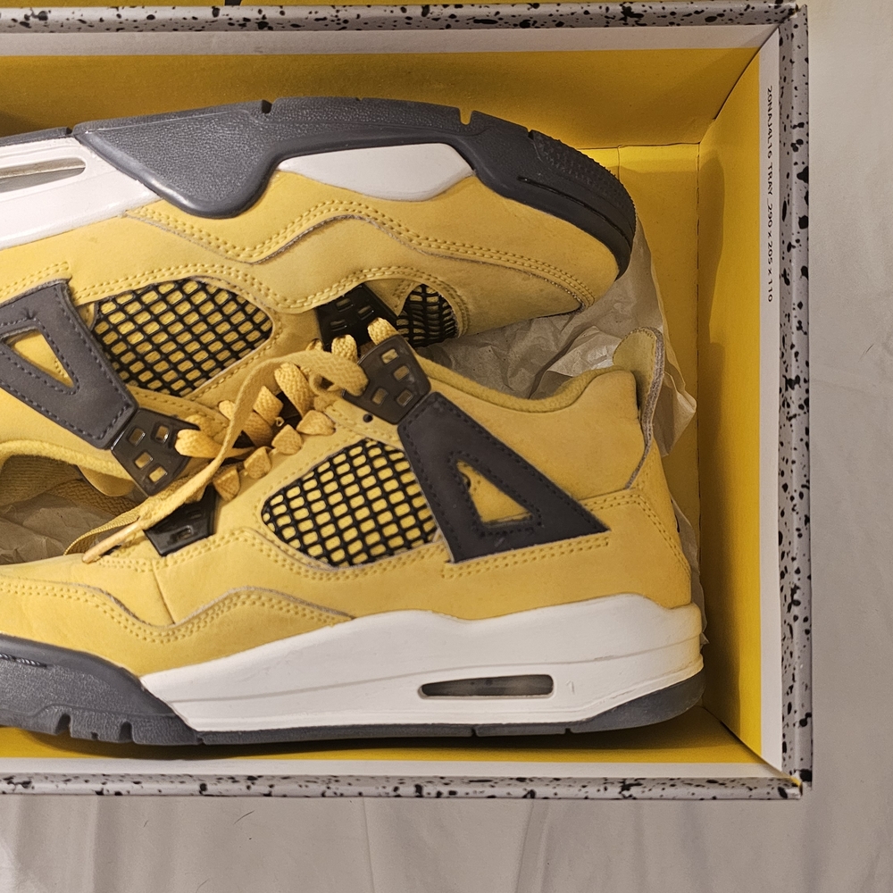 Air Jordan 4 Retro